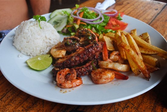 Las mejores Comida Rapida en Bocas del Toro 1 Las mejores comidas rápidas en Bocas del Toro: sabores del Caribe panameño