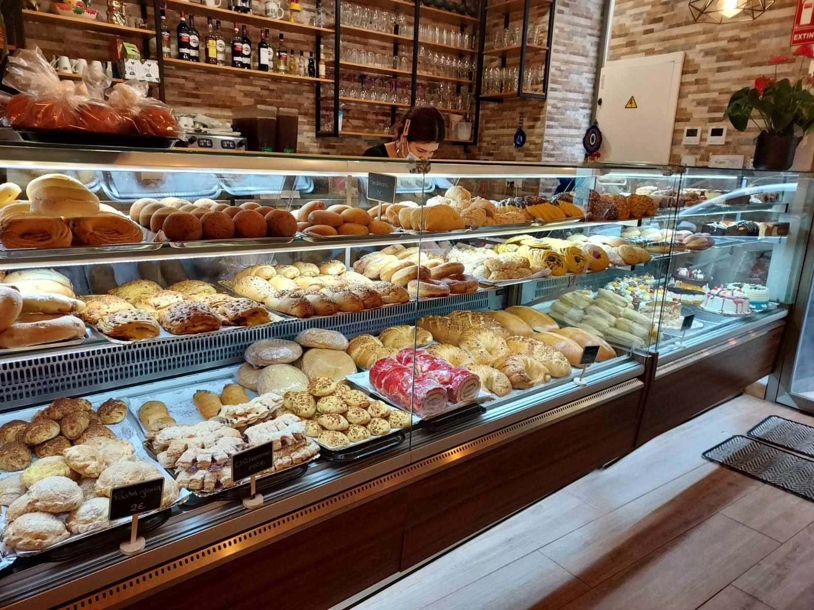 Opinión de Panadería Los Colombianos: calidad y sabor auténticos