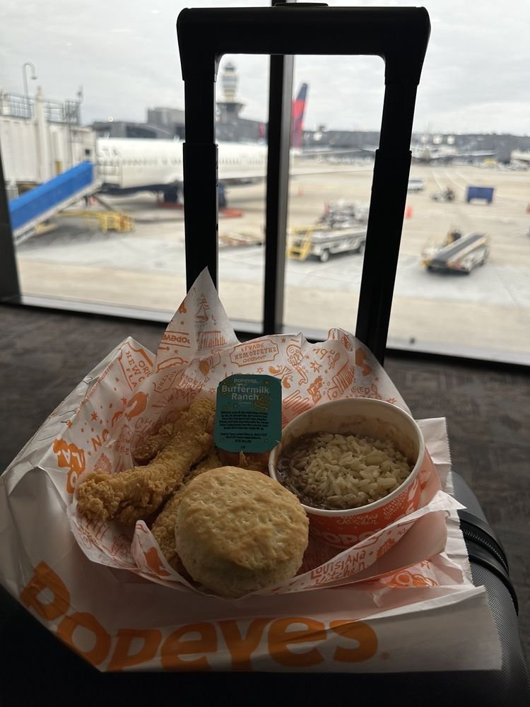 Opinión Popeyes Aeropuerto: Comida rápida antes de volar